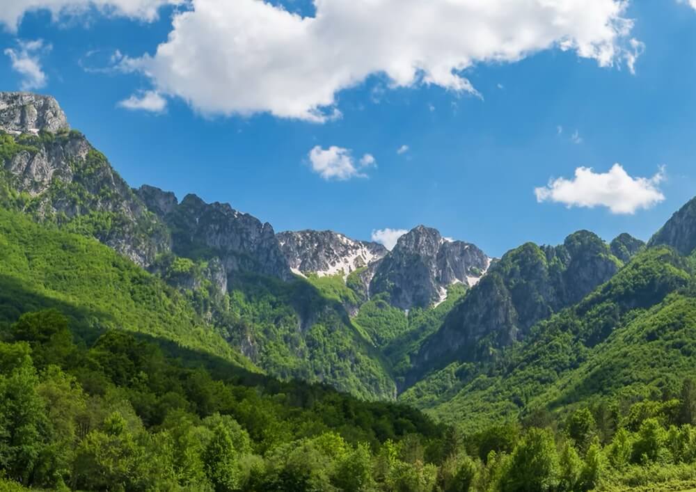 Veduta panoramica della valle della Camosciara nel Parco Nazionale d'Abruzzo, Lazio e Molise