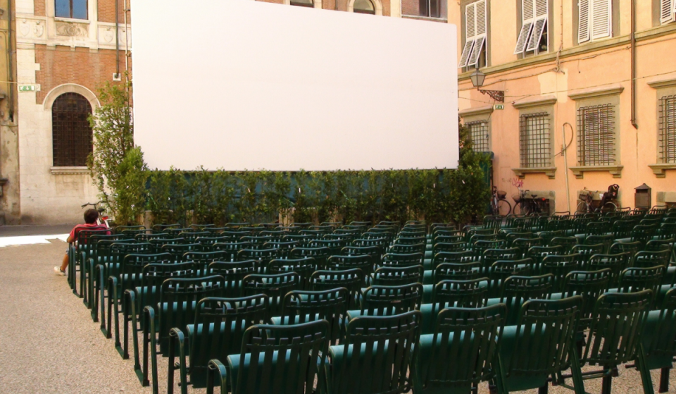 Depois de dois anos fechado, o antigo Stardust Village renasce como uma «arena ao ar livre»: 4 noites de cinema gratuito em Roma com 150 lugares