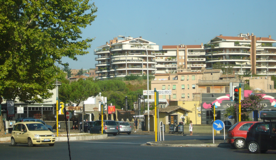 Addio sosta notturna gratuita per gli abbonati Metrebus: scatta la nuova tariffa Atac da 0,80 euro all’ora nei parcheggi di scambio romani (ecco chi paga)