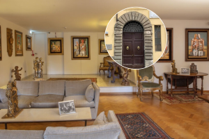 L’appartamento segreto del Seicento di Giorgio de Chirico in Piazza di Spagna è rimasto intatto: oggi nella Casa Museo, con i pennelli e lo studio ancora “esattamente come li aveva lasciati”, gli spazi abitativi originali custodiscono la sua arte e l’anima del maestro della Metafisica