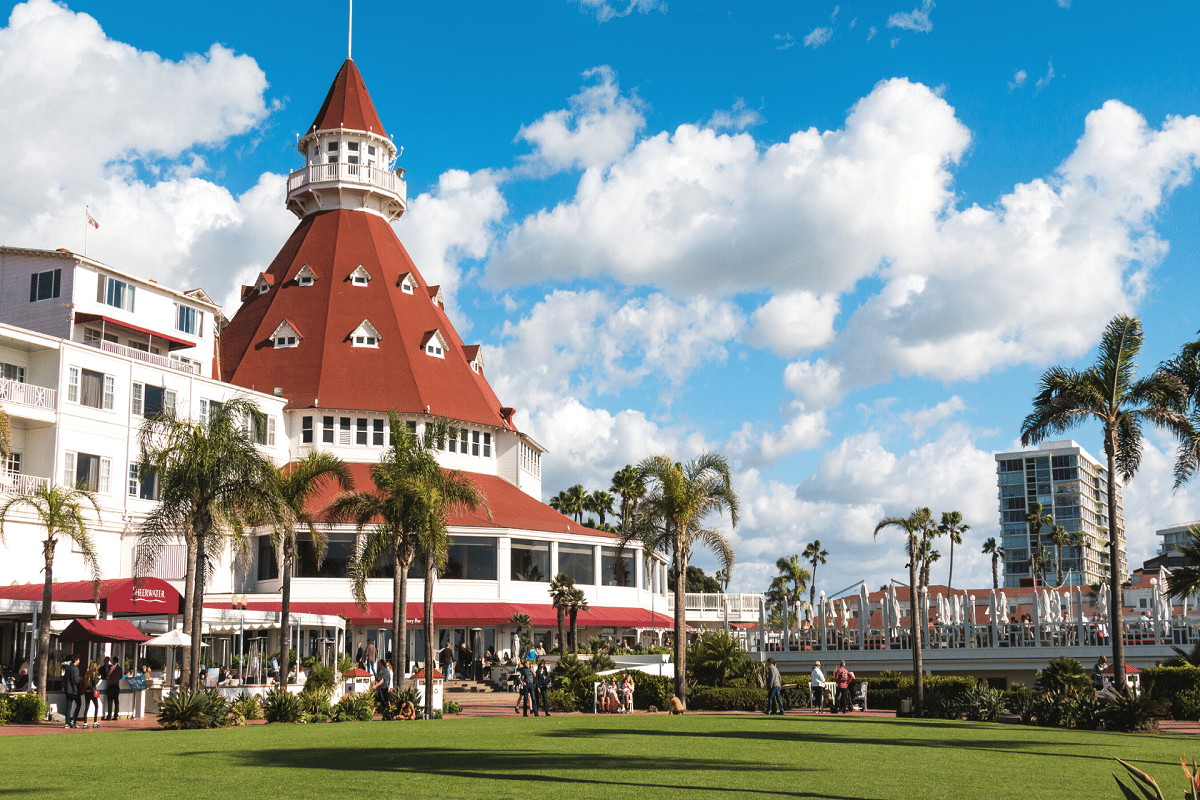 Get 1 Oysters At This Coronado Restaurant Today