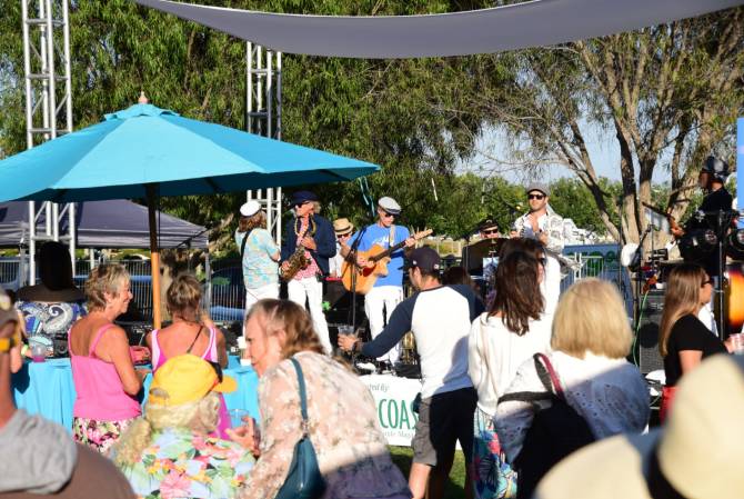 crowd at an artsy festival