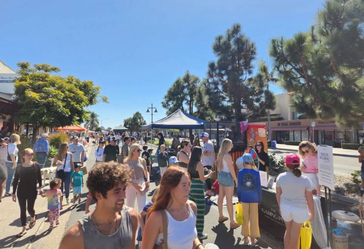 crowd at free music festival in La Jolla