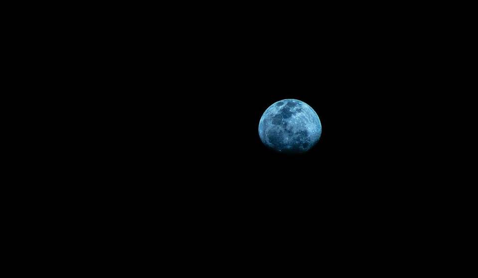 For the first time in nearly 2 years, a rare blue moon is lighting up San Diego skies