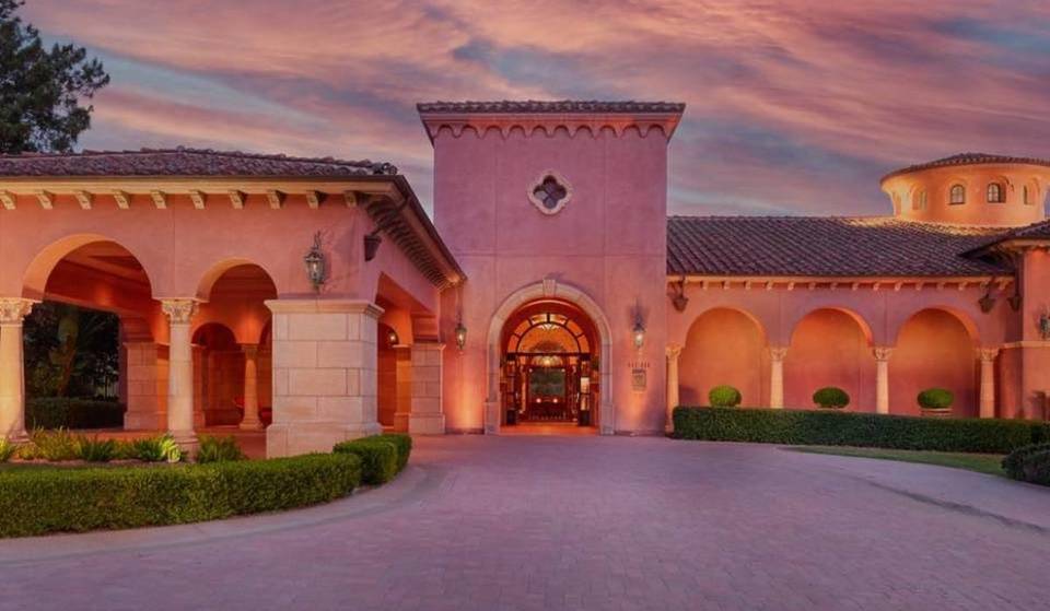 Aclamado como uno de los «50 mejores restaurantes de Norteamérica», este restaurante de San Diego ofrece una clase magistral de «gastronomía californiana».