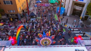 La fiesta callejera gratuita más grande de San Diego se apodera de Hillcrest, con más de 20 horas de entretenimiento gratuito y una nueva terraza de vinos al aire libre