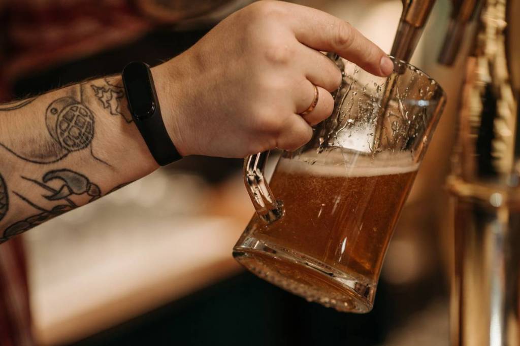 cerveza que se sirve