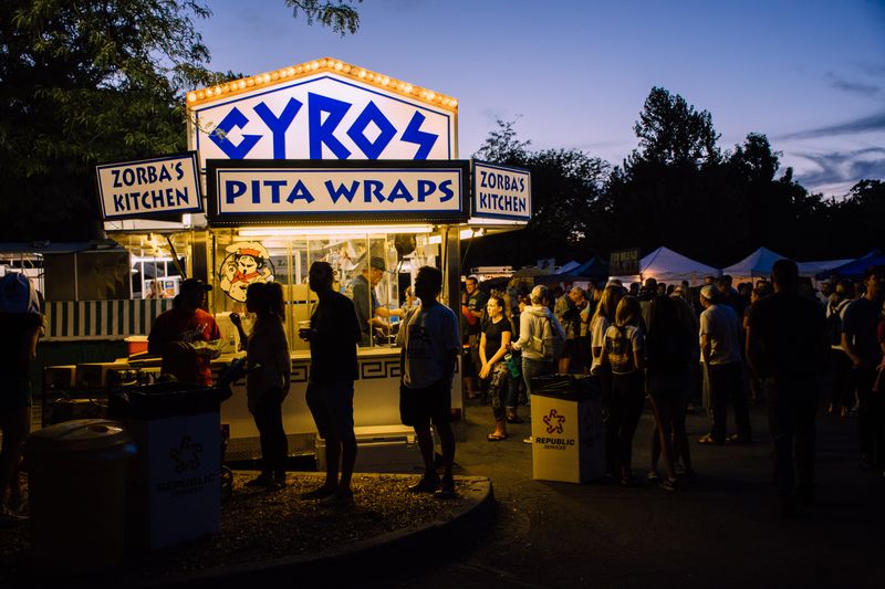 puesto de comida griega de gyros