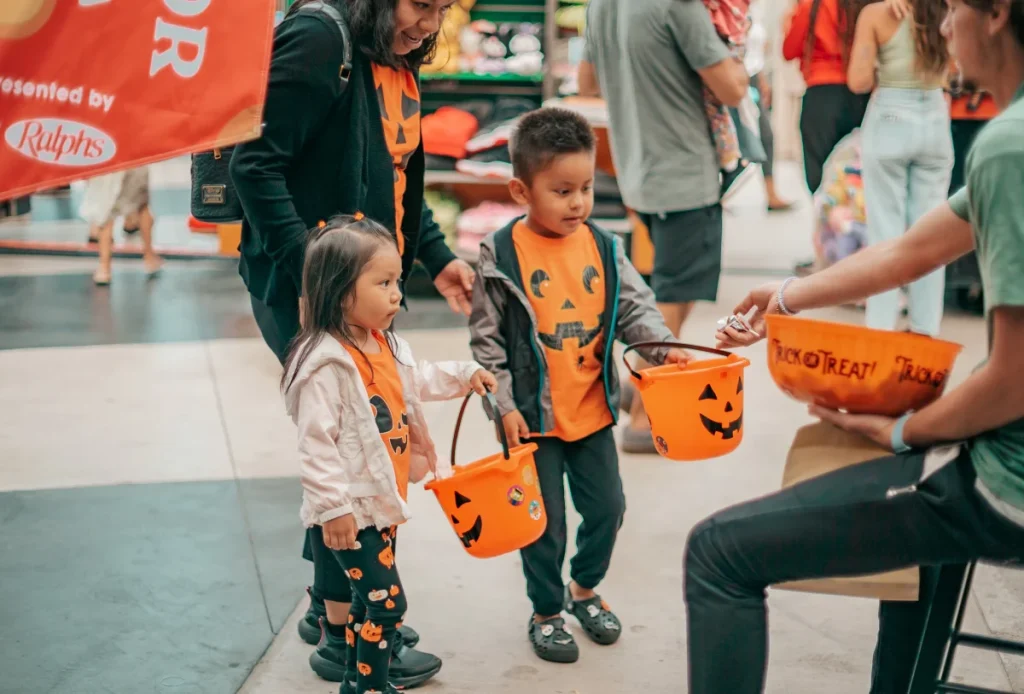 kids trick or treaating