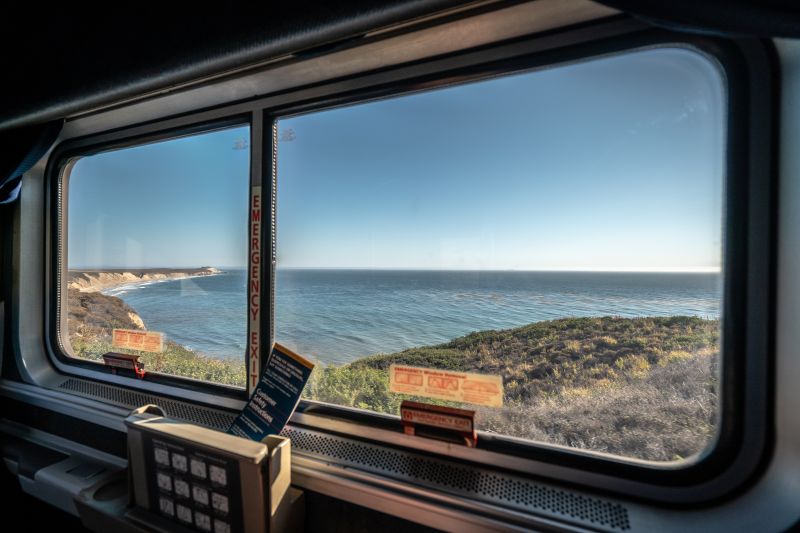 amtrak pacific surfliner by the beach