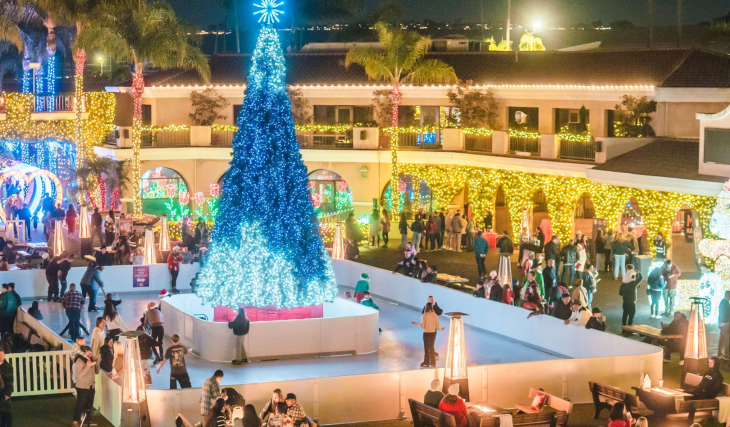Un paraíso navideño junto al mar con miles de luces centelleantes llega a esta encantadora ciudad, a solo 30 minutos de San Diego