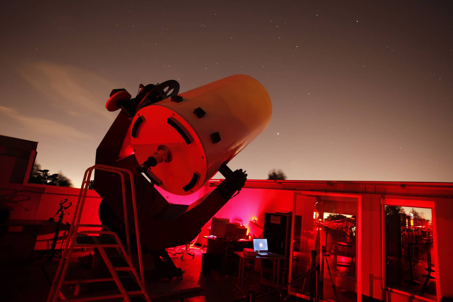 This Oakland Observatory Hosts Free Telescope Viewings On Weekends