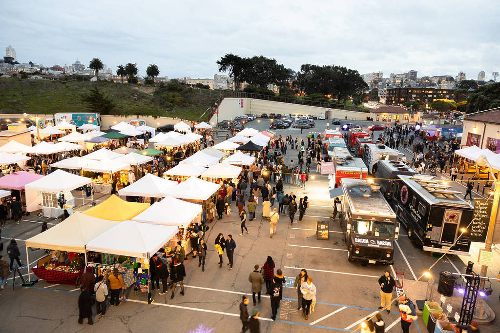 Mercado nocturno de Fort Mason