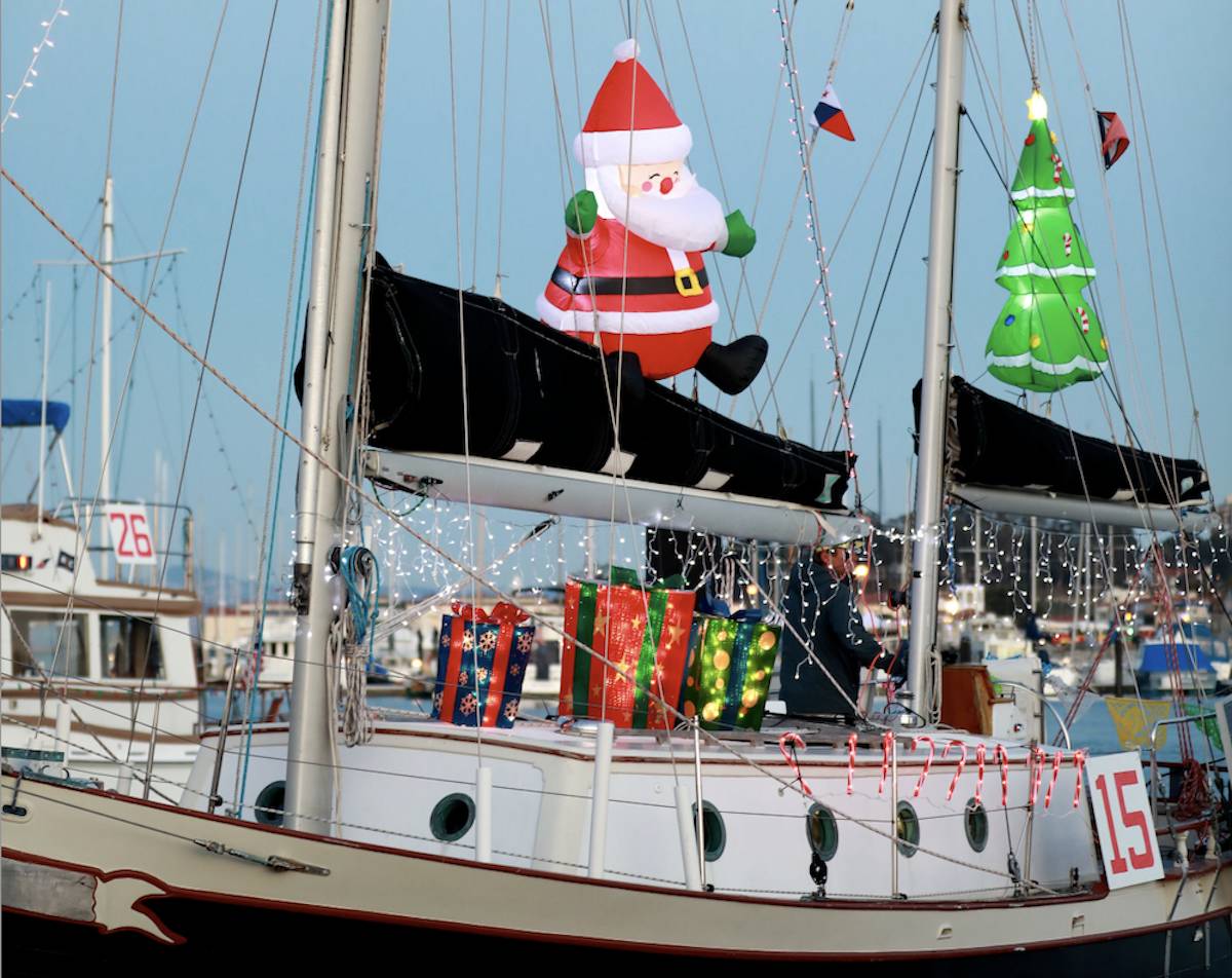 A decorated boat in the SF marina for the holidays