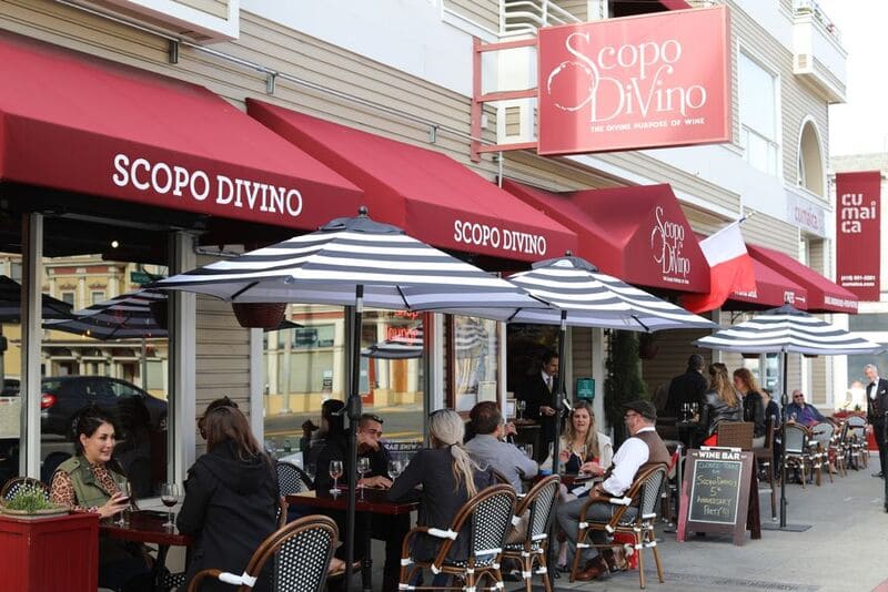 Scopo Divino patio