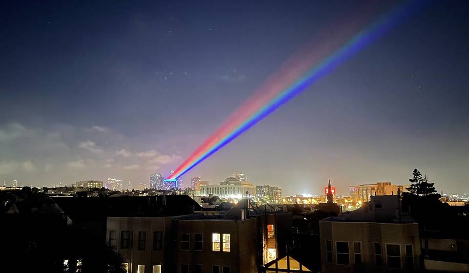 Una enorme bandera del orgullo hecha de láseres iluminará Market Street este fin de semana en SF