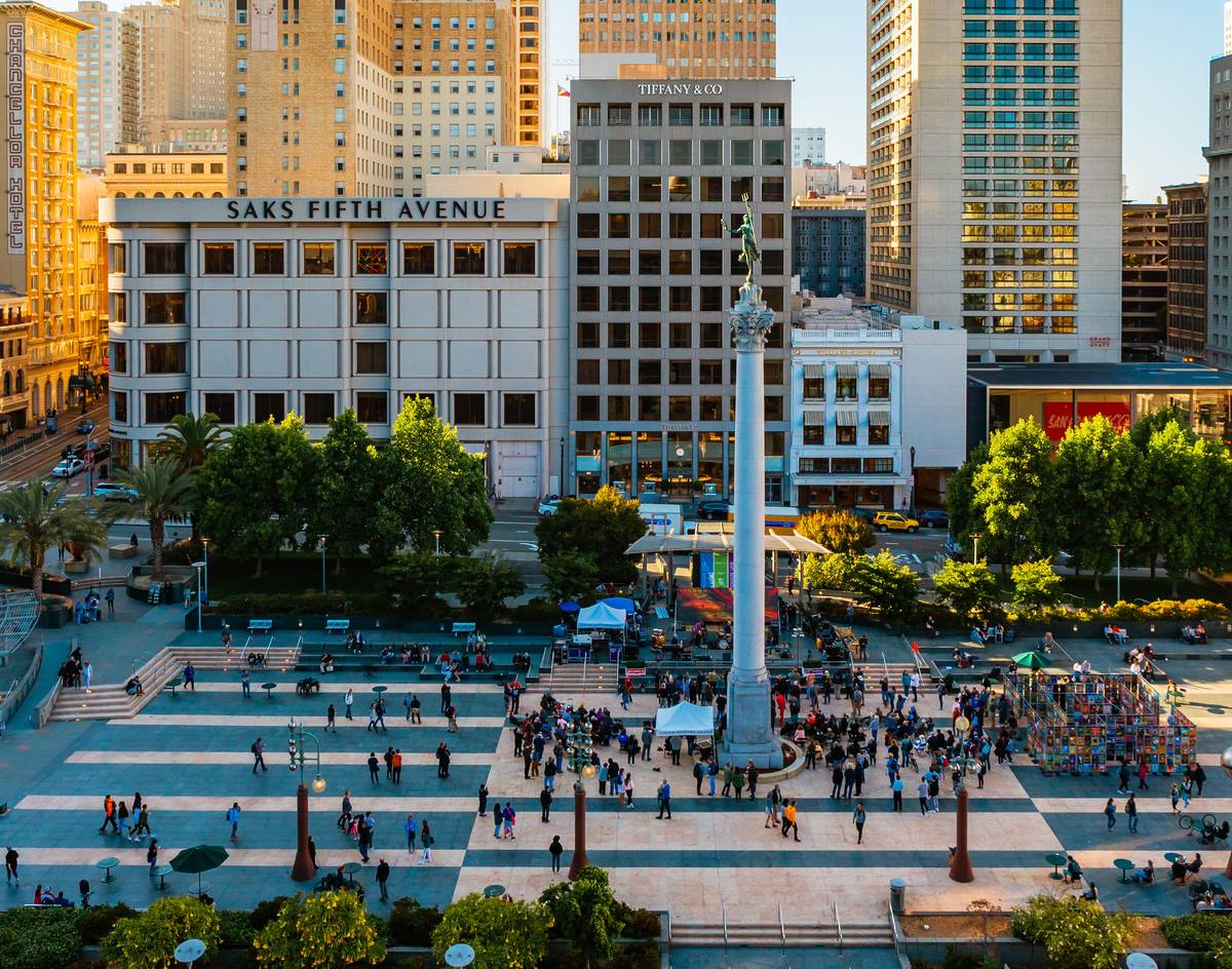 Union square on a sunny day in SF