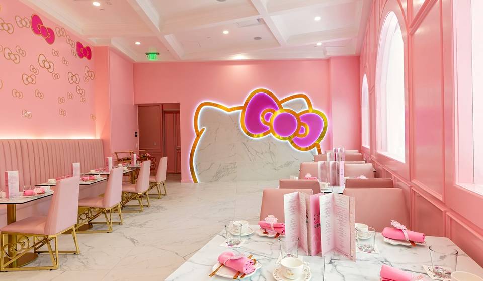 A Hello Kitty Cafe Just Opened In The Bay Area With Afternoon Tea, Creative Desserts, And Merch