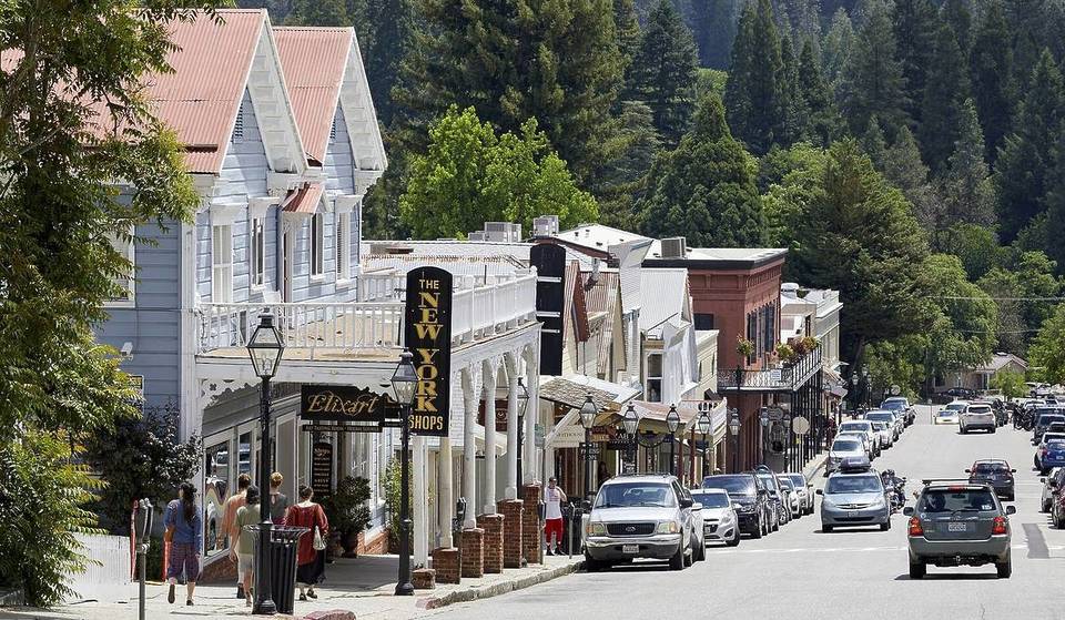 A Historic Gold Rush Town 2.5 Hours From SF Is One Of America’s Best Small Towns—Home To CA’s Oldest Theater Building