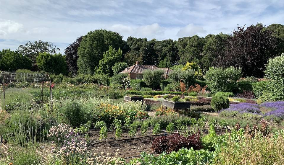 Soak Up The Final Summer Nights At This Historic Estate And Garden — Complete With Sunset Hikes, Live Music, And More