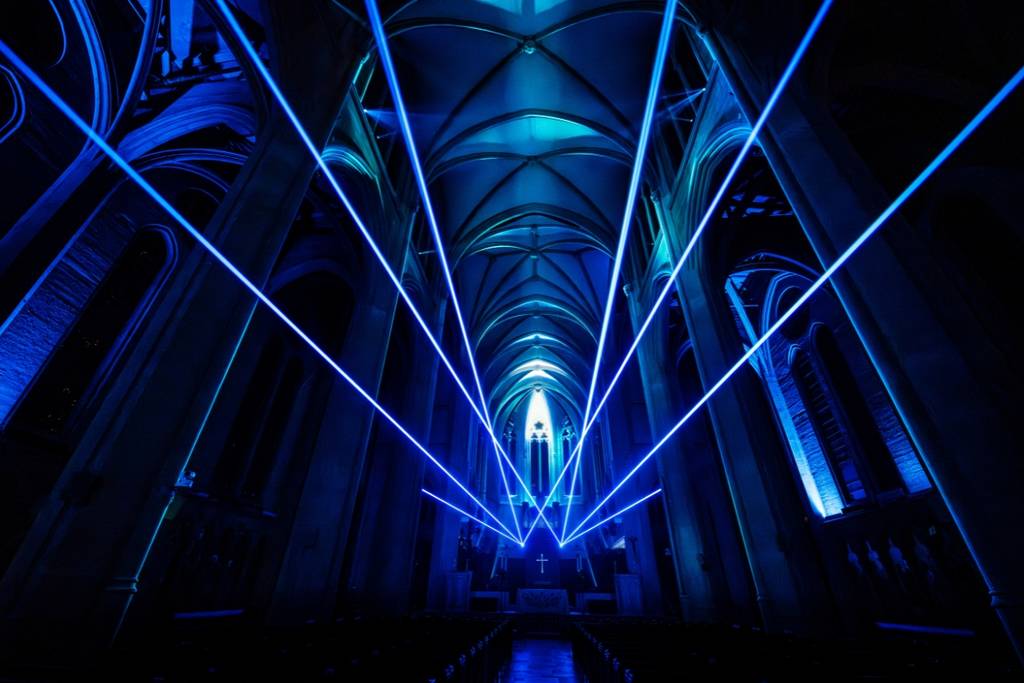 La luz inunda la Catedral de la Gracia