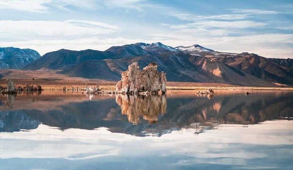 This Prehistoric Lake In Central CA Is 760,000 Years Old — Known For Unusual Buoyancy And Bizarre Limestone Tower Formations