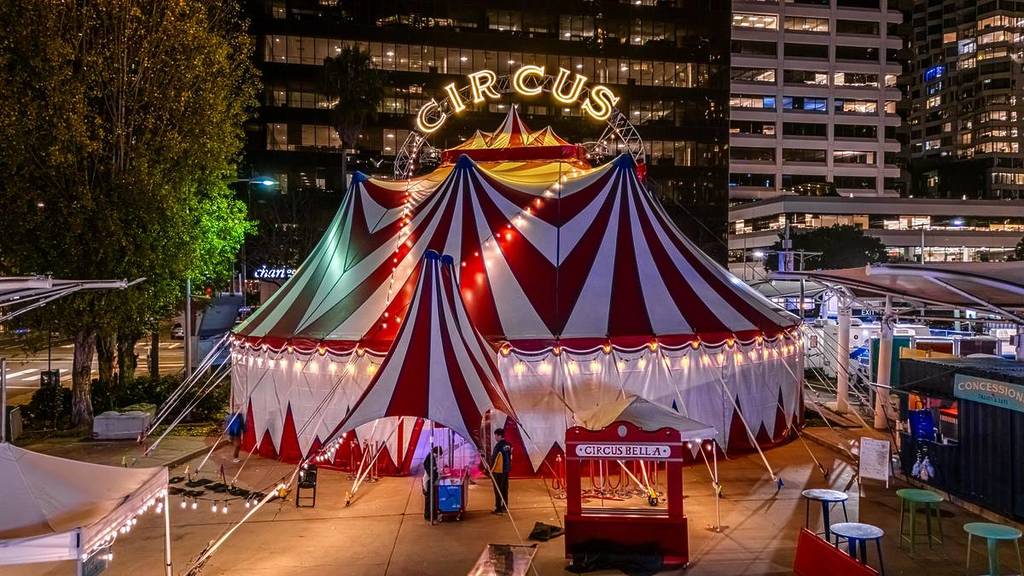 Un circo de carpa