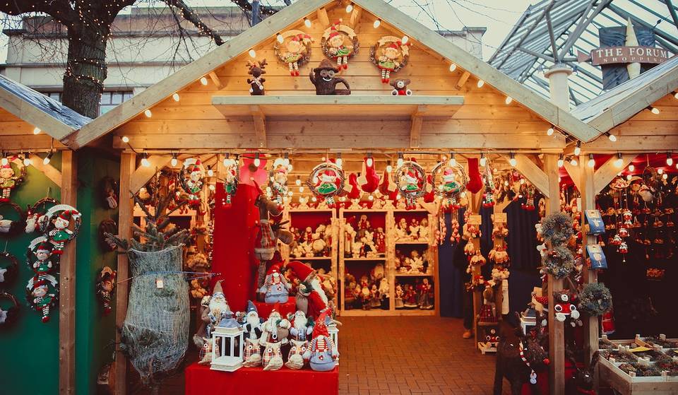 Check Out A Festive Holiday Market And Light Stroll In The Inner Sunset This Weekend — Complete With Artisan Vendors, Trolley Rides, And Live Music