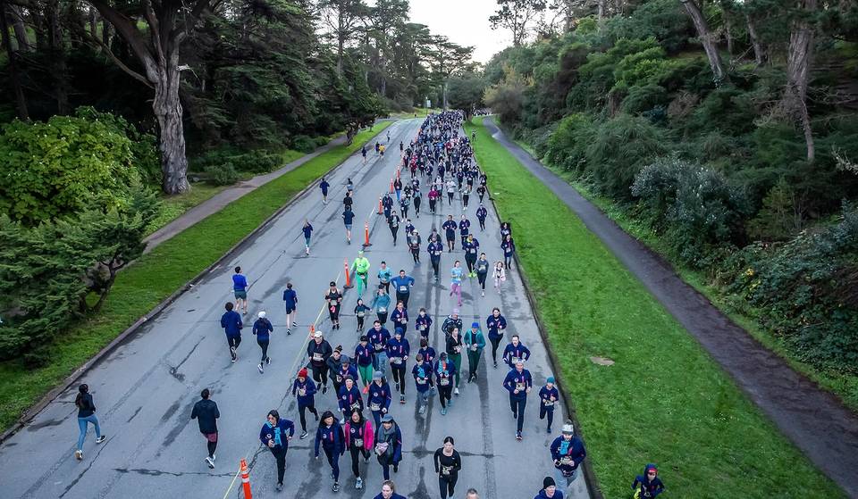 Esta carrera de 5 km por el Golden Gate Park termina con chocolate caliente y una fiesta después de la carrera