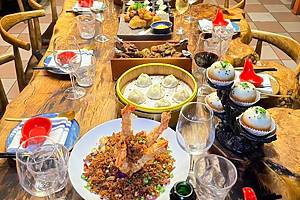 The interior and food of Fusion Dumpling