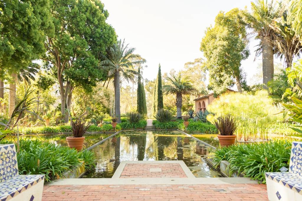 un jardín acuático en Lotusland