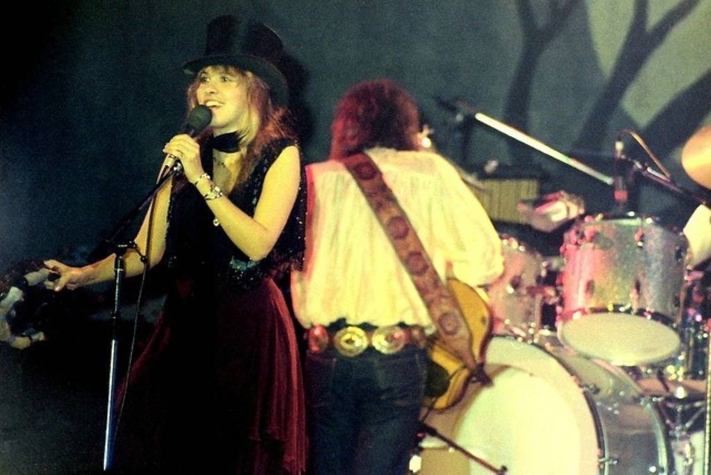 stevie nicks performs on stage 