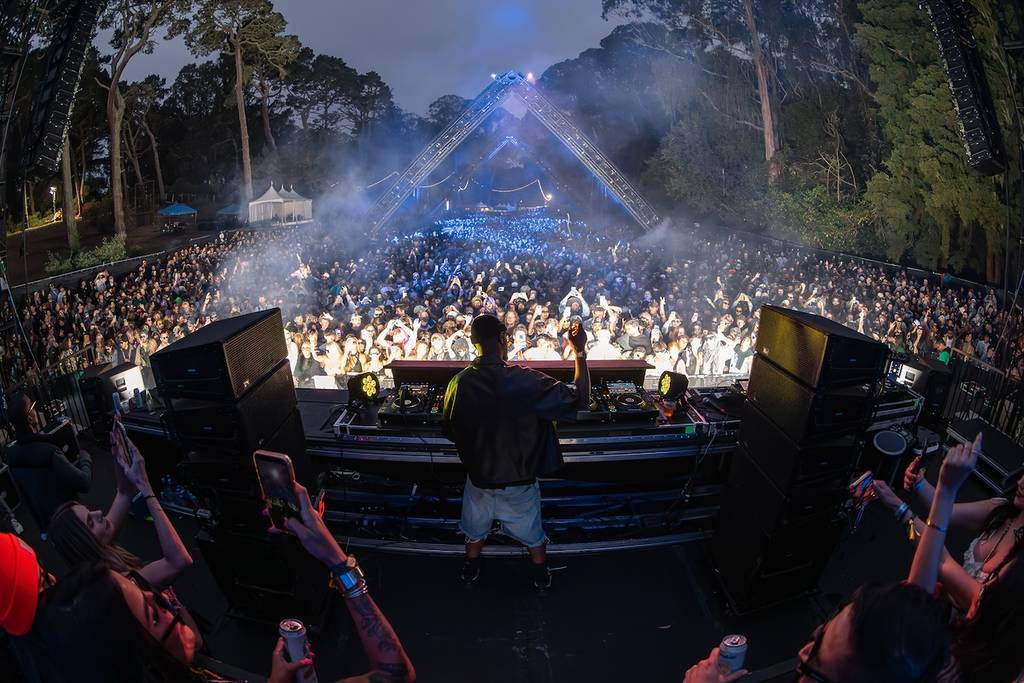 ¿No tienes entrada para el festival? Aún así puedes ver a artistas de Outside Lands como Modest Mouse y Griz en locales populares de San Francisco