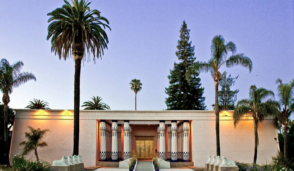 The Western United States’ Largest Collection Of Egyptian Artifacts Is On Display 1 Hour From San Francisco — With Over 4,000 Antiquities And A Walk-In Tomb Replica