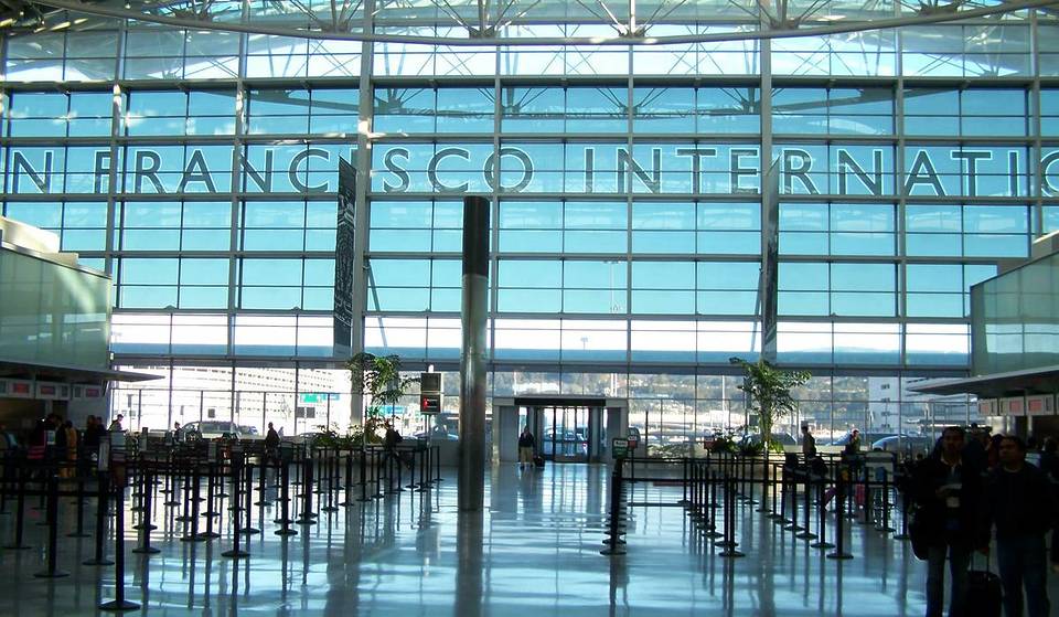 El SFO permite pasar el control de seguridad a personas sin billete: aquí te explicamos cómo solicitar el nuevo pase de embarque para reunirte con amigos y familiares en su puerta de embarque
