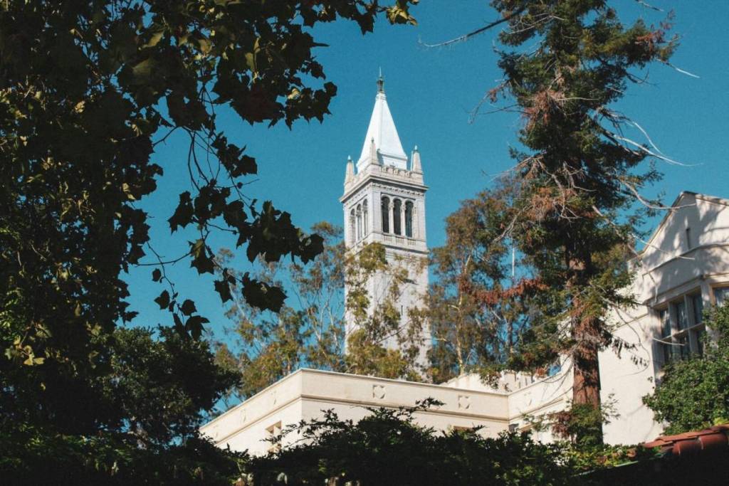 La torre del reloj Campanile de la UC Berkeley