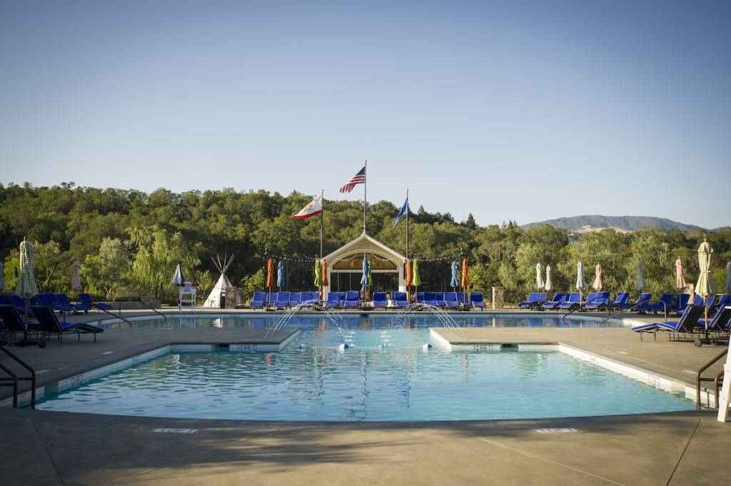 Una piscina en una bodega de Sonoma, California.