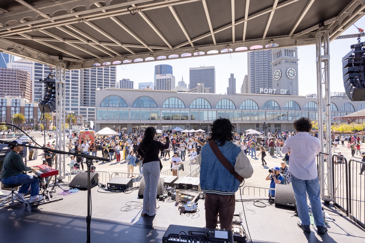 San Francisco's historic Ferry Building is hosting a free, 6-hour party this weekend with live music, wine tasting, and a vintage market