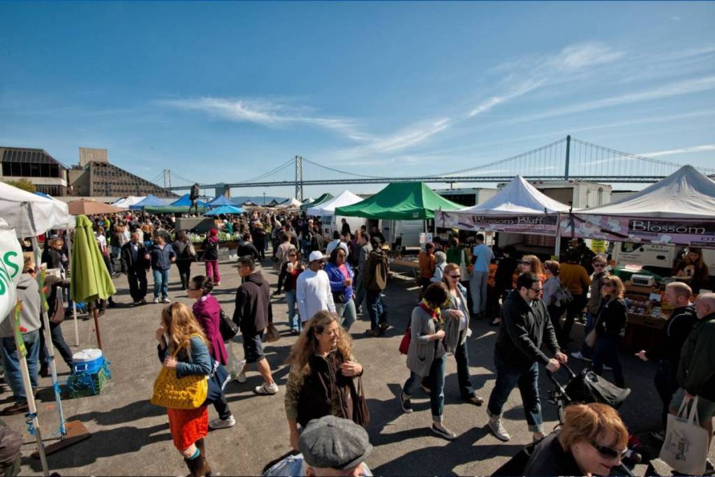 Mercado de agricultores de Ferry Plaza de Foodwise
