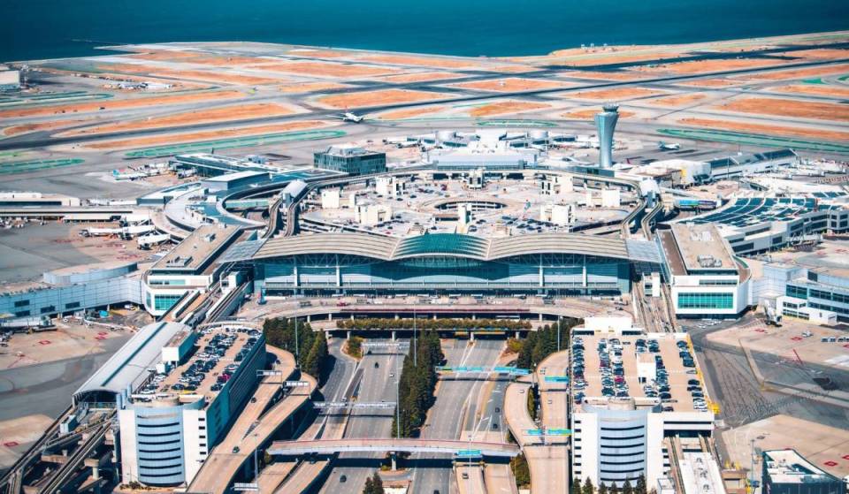 Tras seis meses, el aeropuerto de San Francisco (SFO) ha completado oficialmente la mejora de la pista, que ha costado 215 millones de dólares, lo que permite acoger hasta 12 vuelos adicionales cada hora