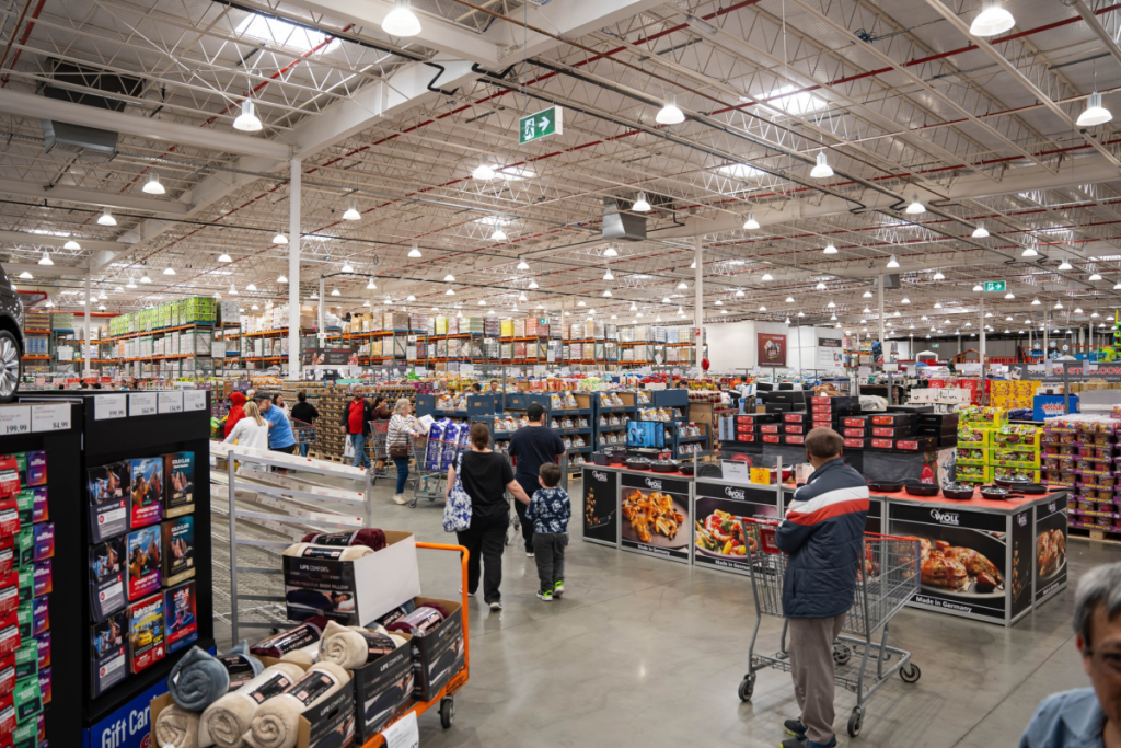 Interior del almacén de Costco