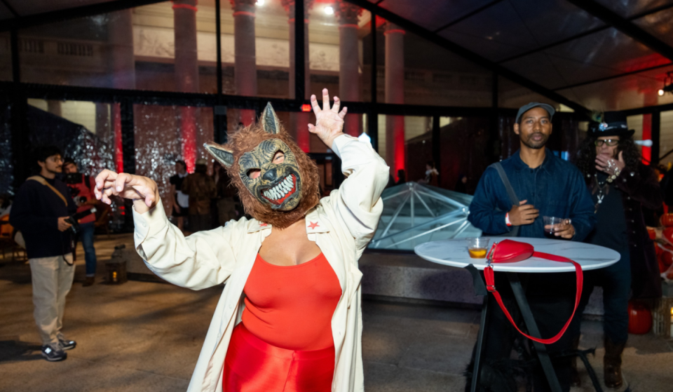 El museo de Young de San Francisco, en el Golden Gate Park, abre sus puertas para una gran fiesta nocturna de Halloween para mayores de 21 años