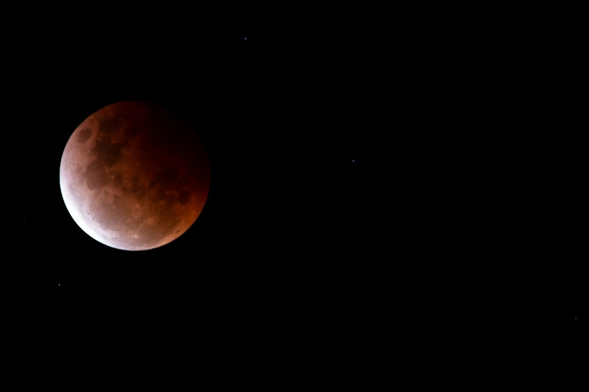 Partial Super Harvest Moon Eclipse Happening In WA State Tonight