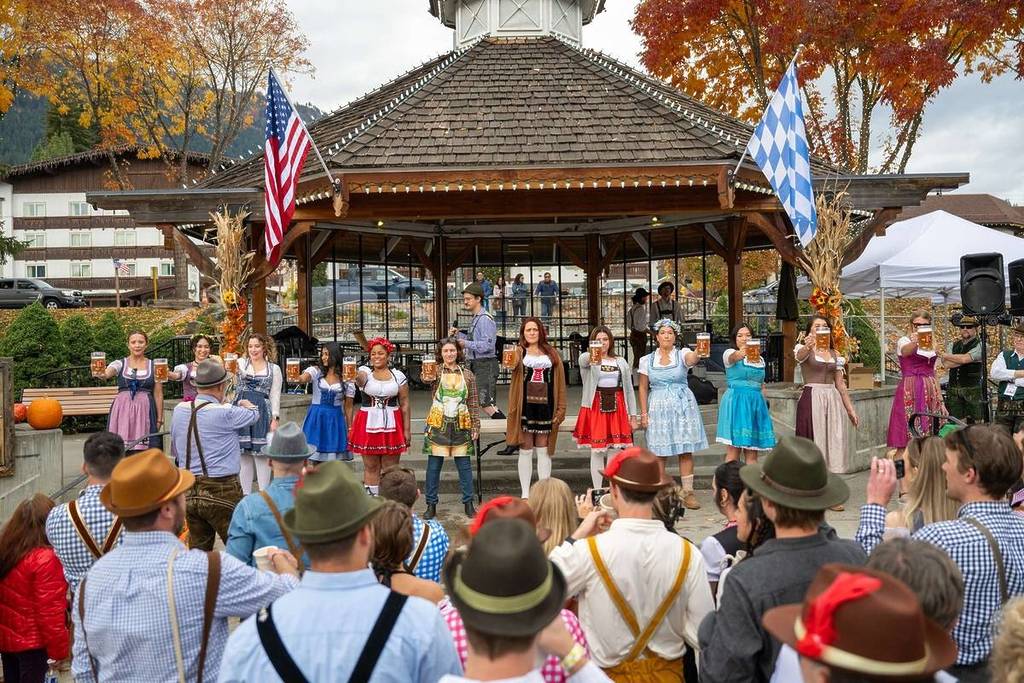 leavenworth oktoberfest near seattle