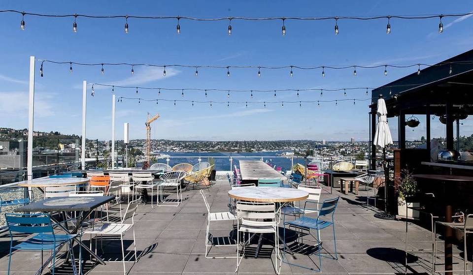Seattle pierde un popular bar en la azotea: mbar cerrará este noviembre
