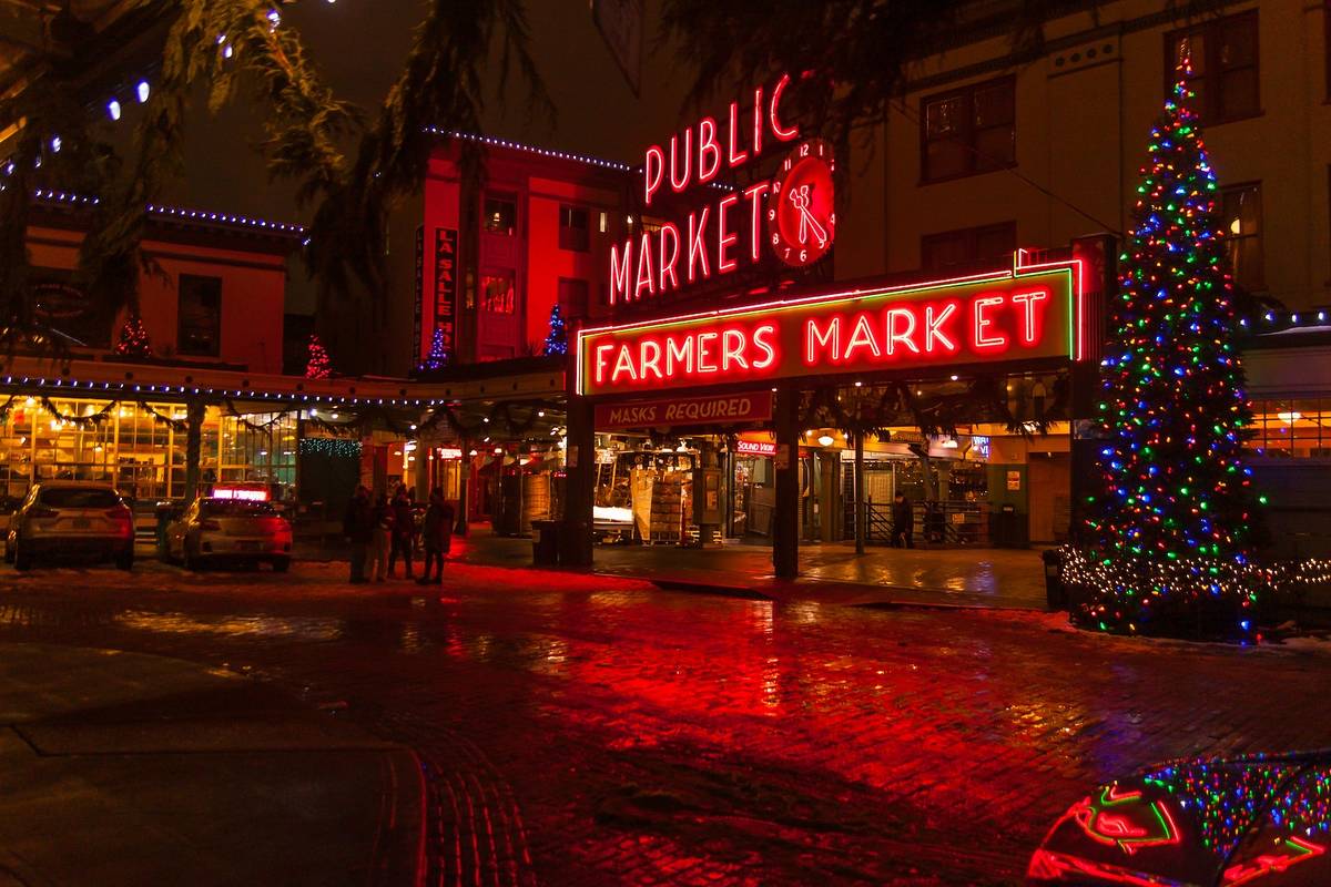 Watch Pike Place Market Get Lit Up For The Holidays This Saturday At The  30th Annual Magic At The Market, image size:1200x800
