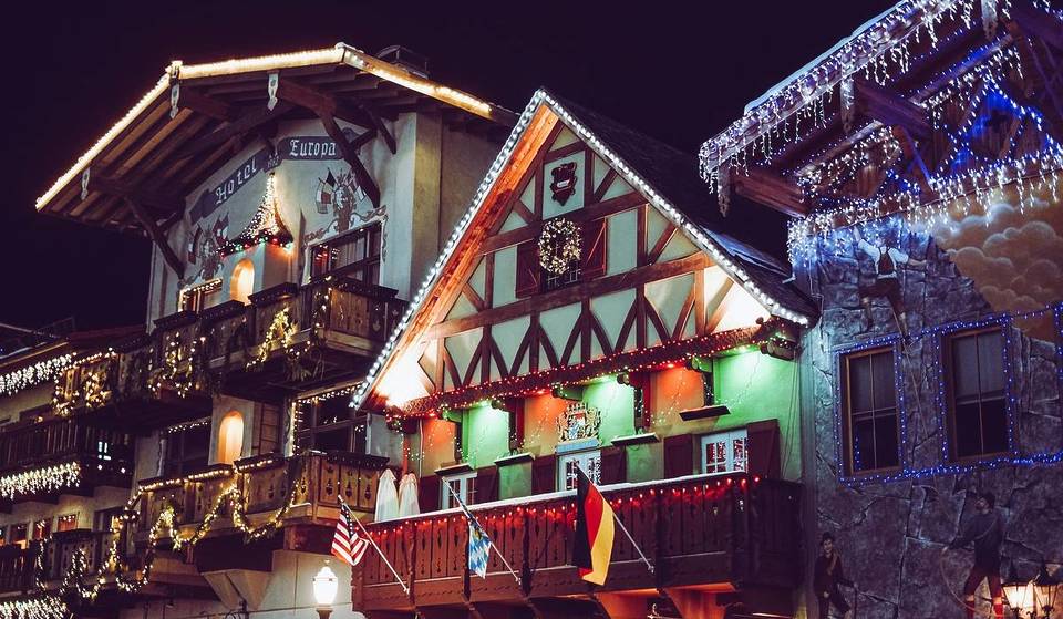 This Charming Washington Mountain Village Near Seattle Was Named The Ultimate Christmas Town In the U.S.