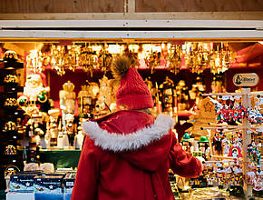 18 Seattle Christmas Markets And Holiday Markets Where You Can Shop For Gifts While Sipping Hot Cocoa Under The Lights