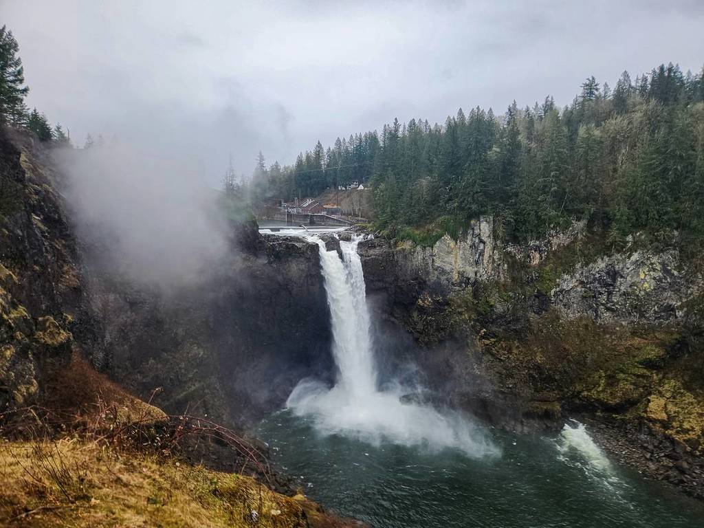 snoqualmie falls