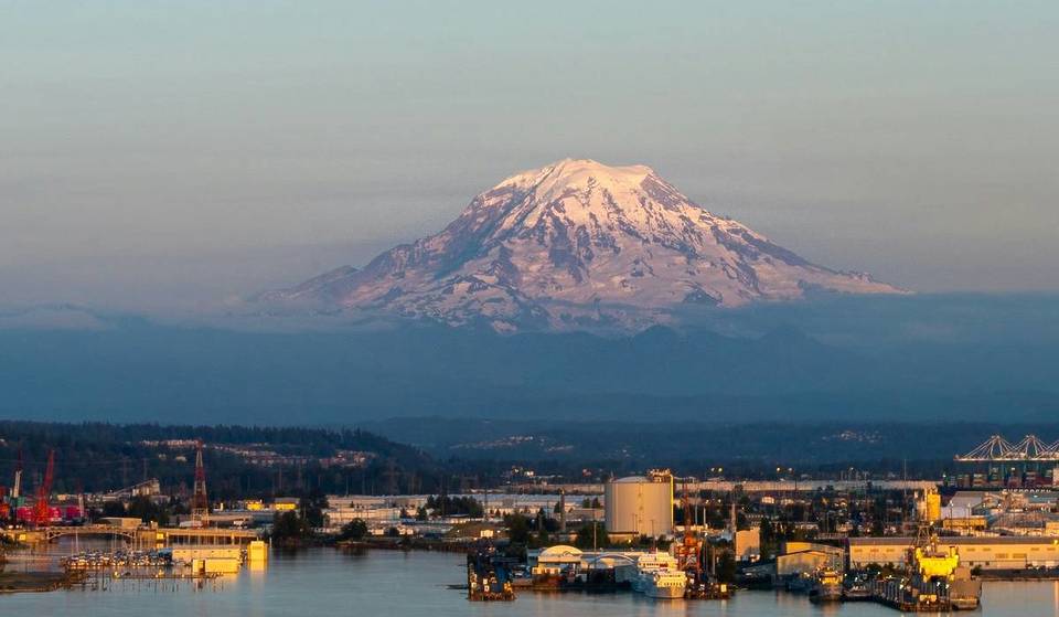 This Scenic Waterfront Walkway In Tacoma Was Named “Most Romantic Place” In Washington